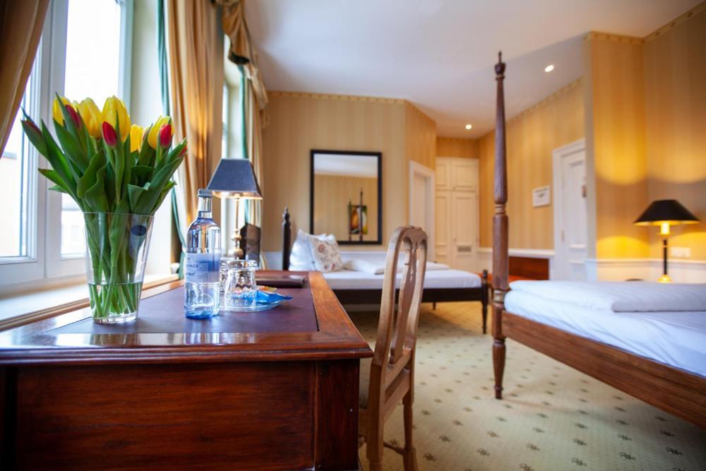 Hotel Niederlaendischer Hof Шверин Екстериор снимка