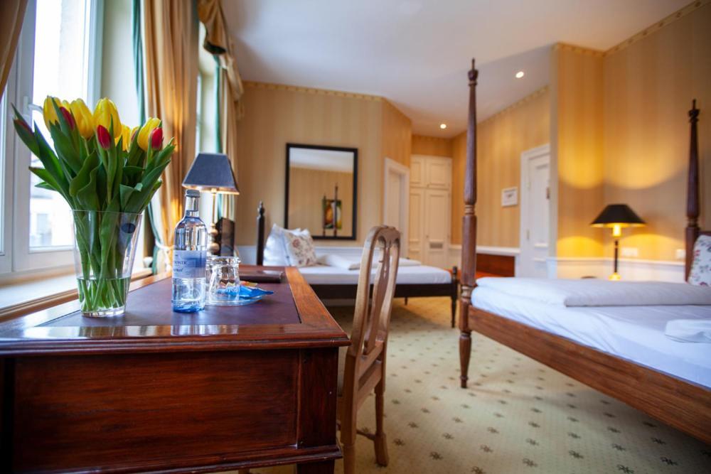Hotel Niederlaendischer Hof Шверин Екстериор снимка