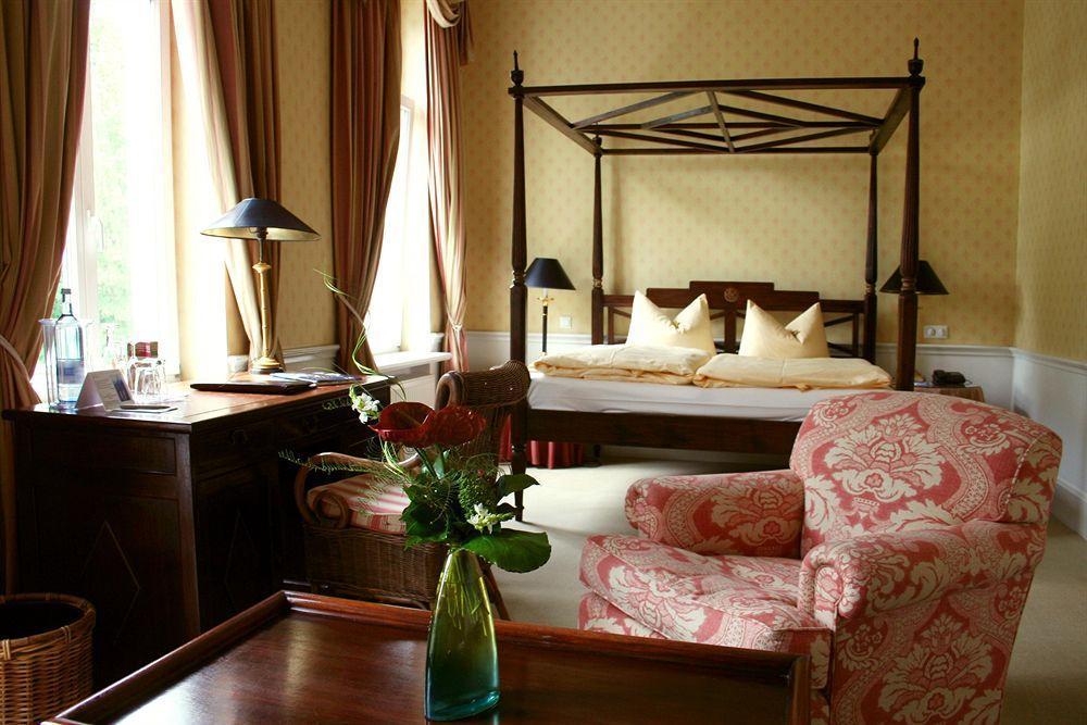 Hotel Niederlaendischer Hof Шверин Стая снимка
