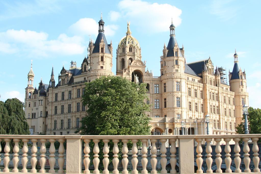 Hotel Niederlaendischer Hof Шверин Екстериор снимка