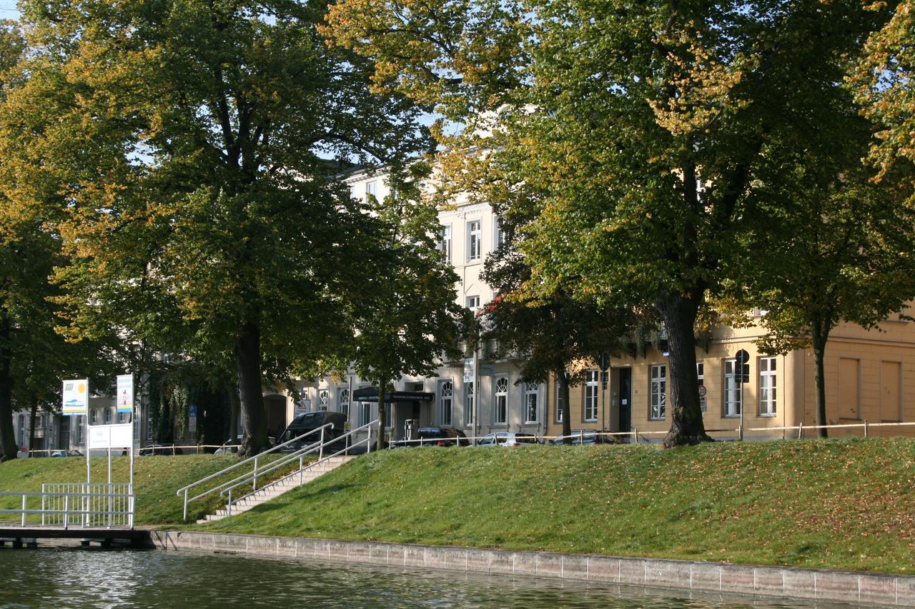 Hotel Niederlaendischer Hof Шверин Екстериор снимка