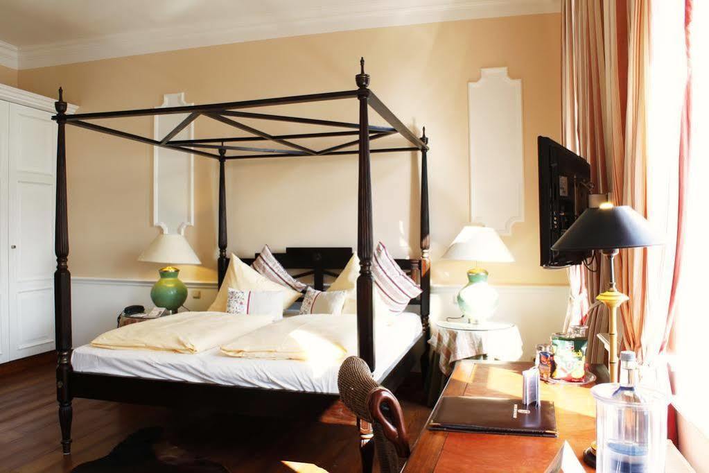 Hotel Niederlaendischer Hof Шверин Екстериор снимка
